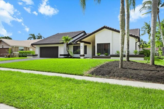 9272 NW 18th St, Plantation, FL 33322