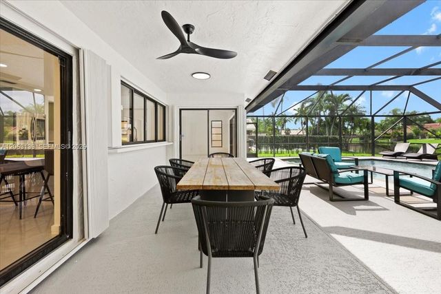 9272 NW 18th St, Plantation, FL 33322
