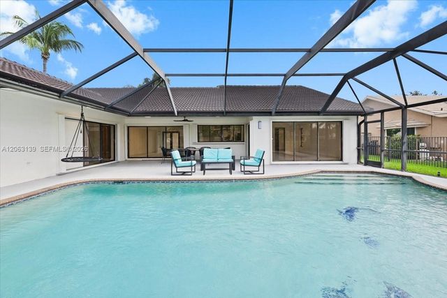9272 NW 18th St, Plantation, FL 33322