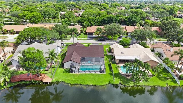 9272 NW 18th St, Plantation, FL 33322