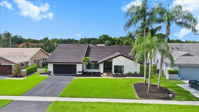 9272 NW 18th St, Plantation, FL 33322