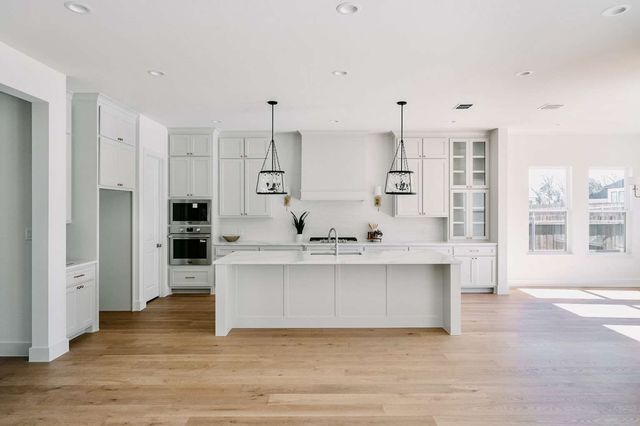 405 Kestrel Court, Aledo, TX 76008