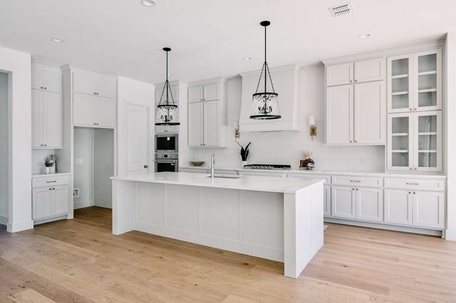 405 Kestrel Court, Aledo, TX 76008