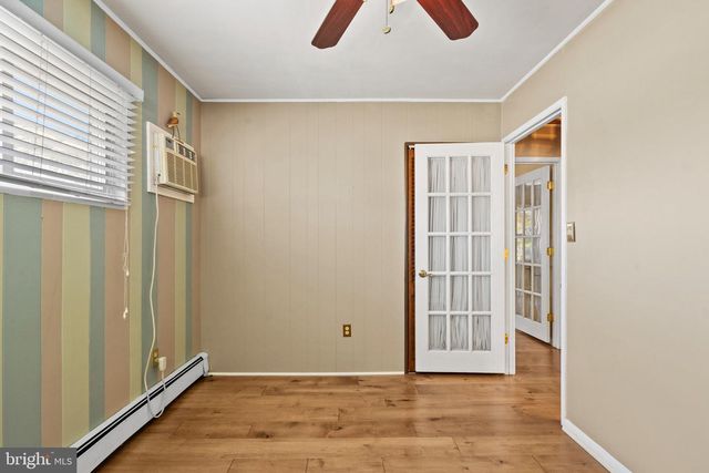 25 CABLE RD, Levittown, PA 19057