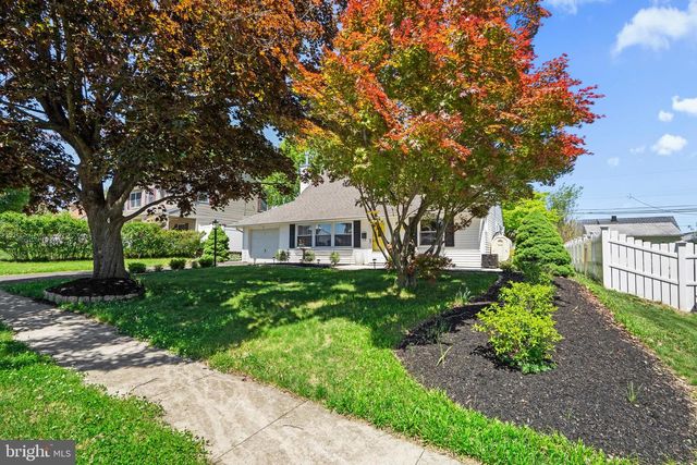 25 CABLE RD, Levittown, PA 19057