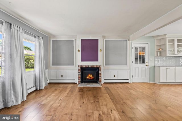25 CABLE RD, Levittown, PA 19057
