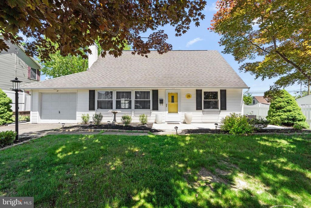 25 CABLE RD, Levittown, PA 19057