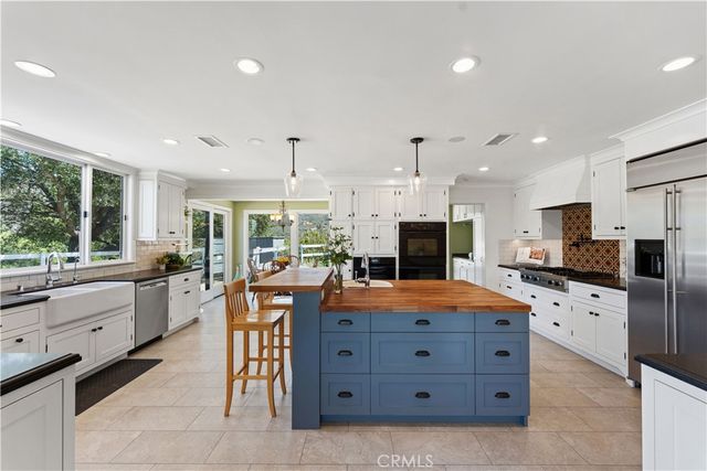 196 Colt Lane, Thousand Oaks, CA 91361