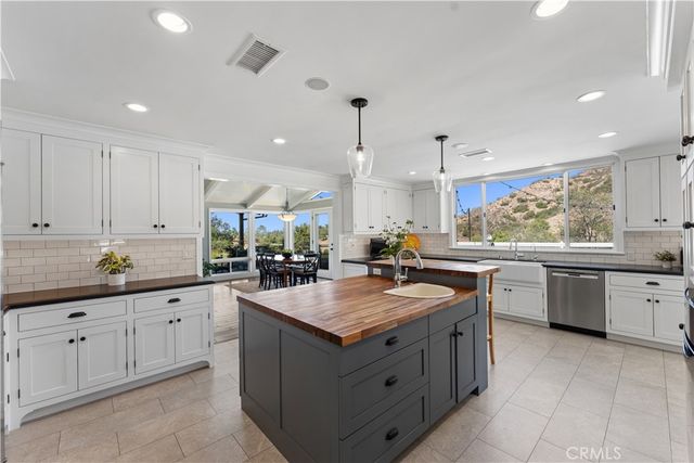 196 Colt Lane, Thousand Oaks, CA 91361