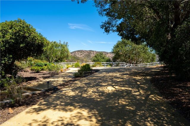 196 Colt Lane, Thousand Oaks, CA 91361