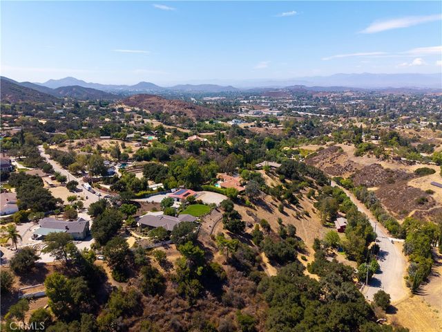 196 Colt Lane, Thousand Oaks, CA 91361