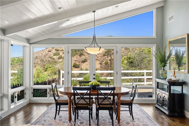 196 Colt Lane, Thousand Oaks, CA 91361