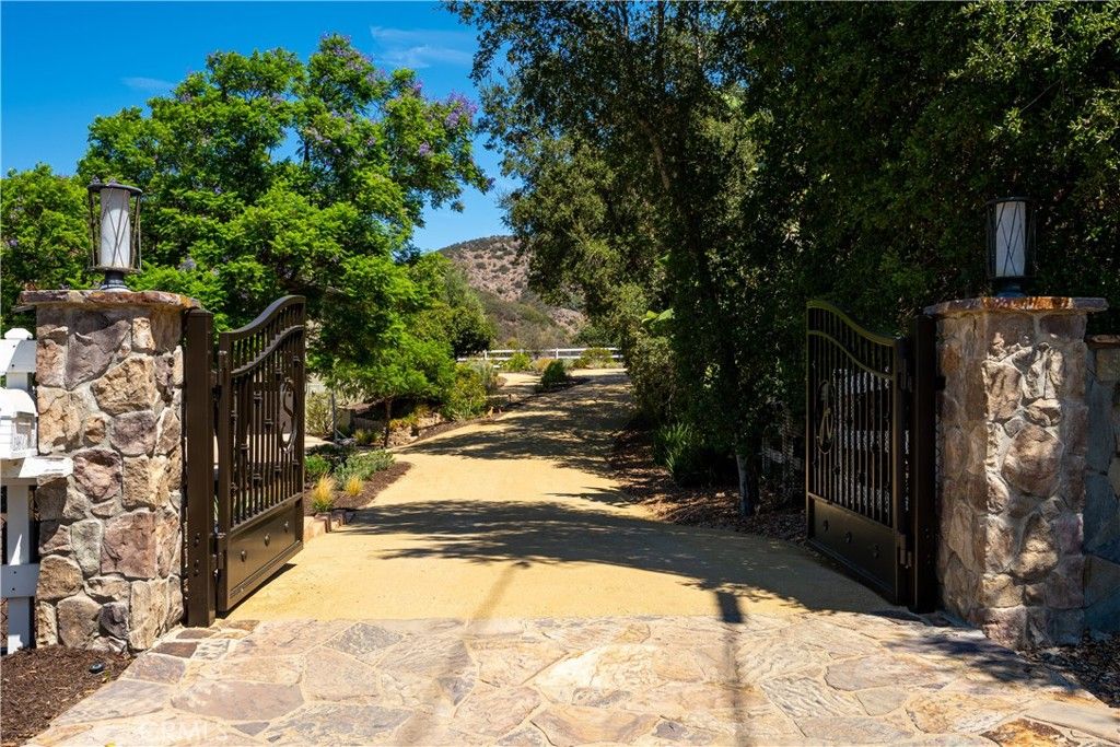 196 Colt Lane, Thousand Oaks, CA 91361 — photo 2