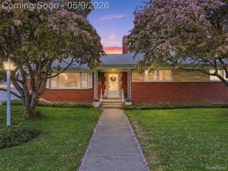20600 Elizabeth Street, St. Clair Shores, MI 48080