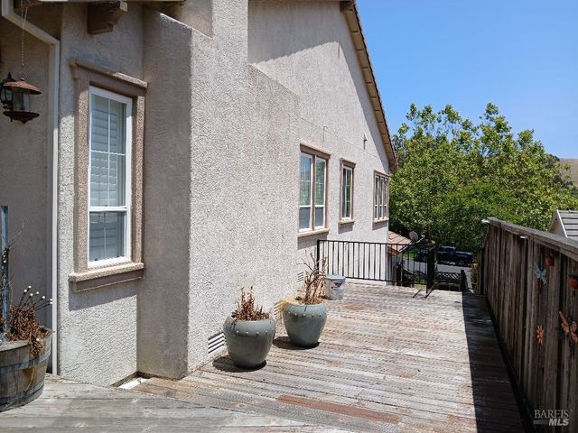 2743 Overlook Dr, Vallejo, CA 94591