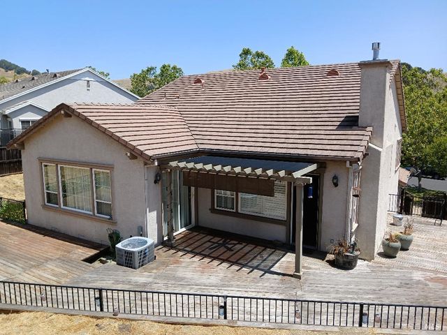 2743 Overlook Dr, Vallejo, CA 94591