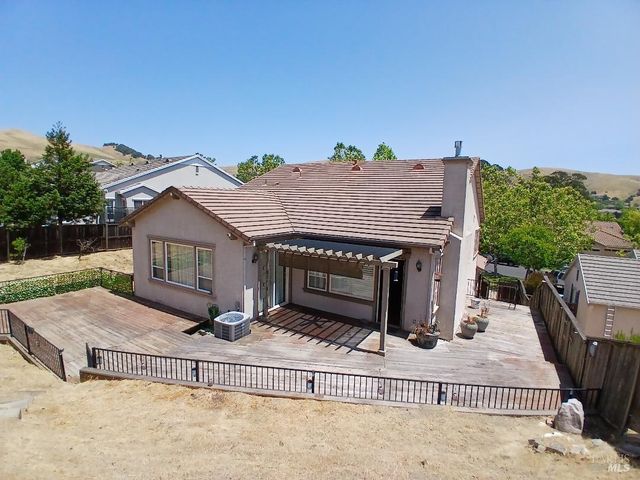 2743 Overlook Dr, Vallejo, CA 94591