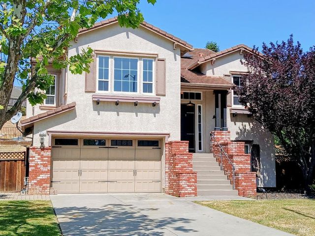 2743 Overlook Dr, Vallejo, CA 94591