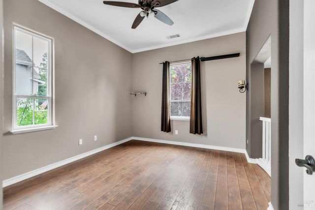 2743 Overlook Dr, Vallejo, CA 94591