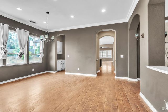 2743 Overlook Dr, Vallejo, CA 94591