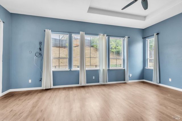 2743 Overlook Dr, Vallejo, CA 94591