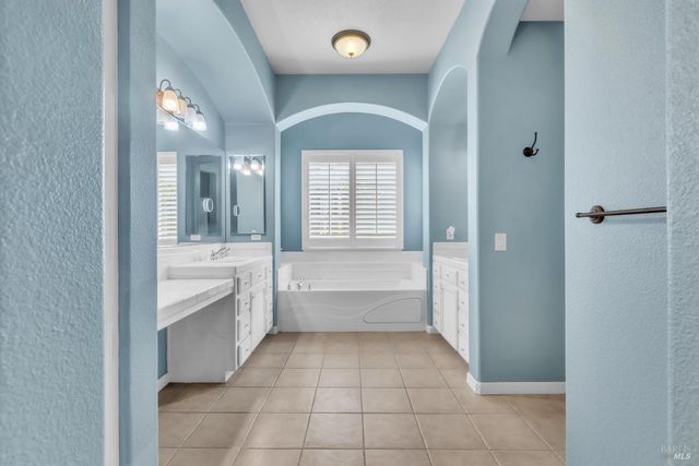 2743 Overlook Dr, Vallejo, CA 94591