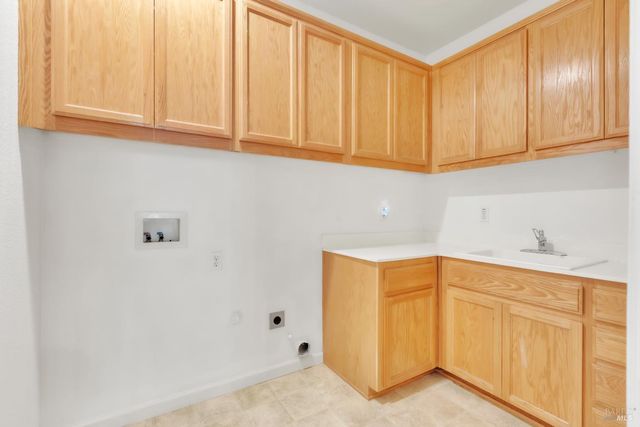 2743 Overlook Dr, Vallejo, CA 94591