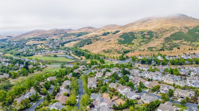 2743 Overlook Dr, Vallejo, CA 94591