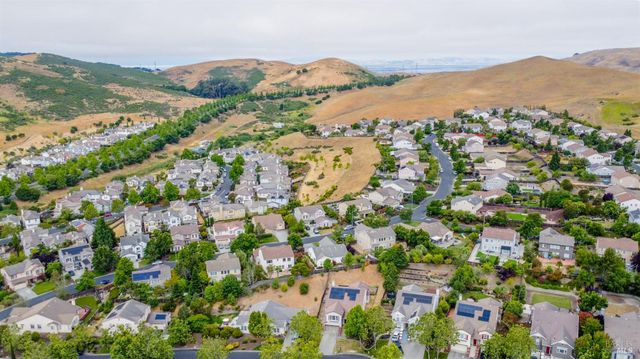 2743 Overlook Dr, Vallejo, CA 94591