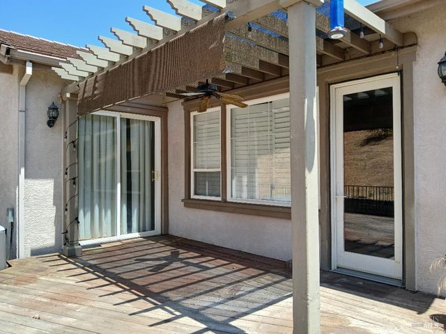 2743 Overlook Dr, Vallejo, CA 94591