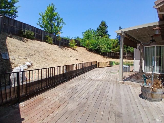 2743 Overlook Dr, Vallejo, CA 94591