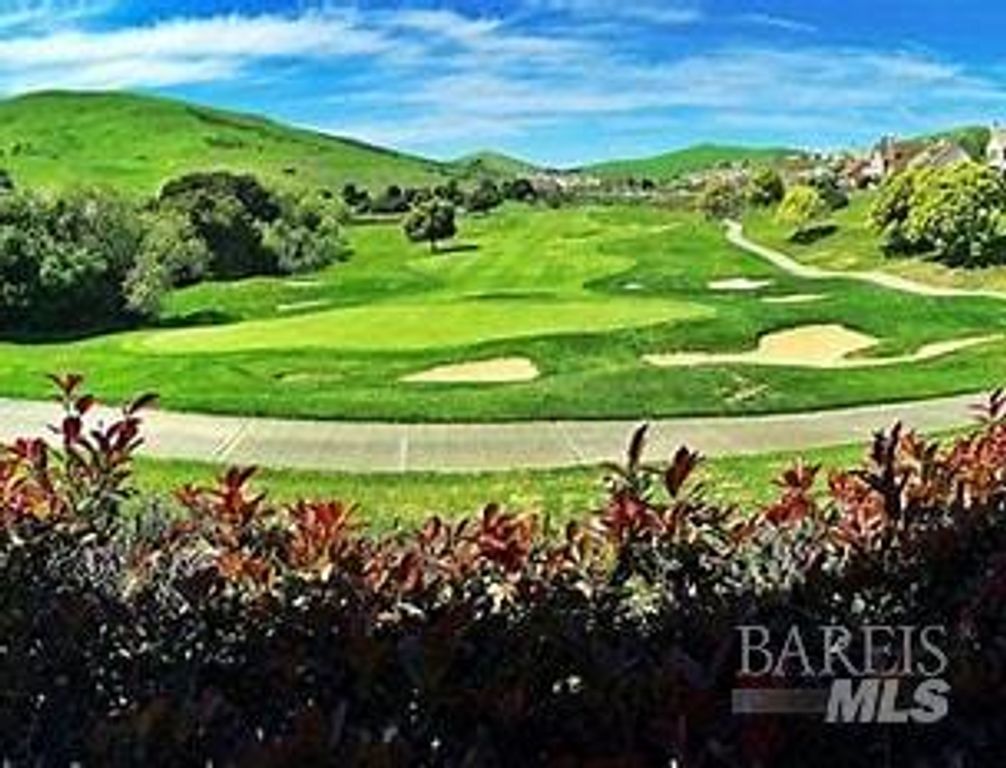 2743 Overlook Dr, Vallejo, CA 94591