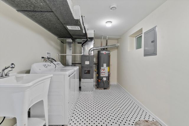 7249 N CAMPBELL Avenue B, Chicago, IL 60645