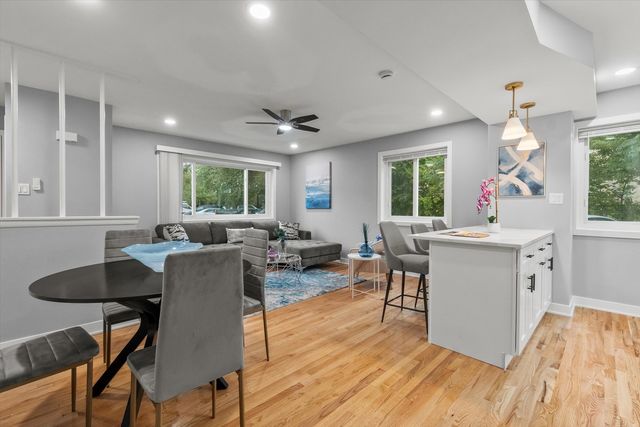 7249 N CAMPBELL Avenue B, Chicago, IL 60645