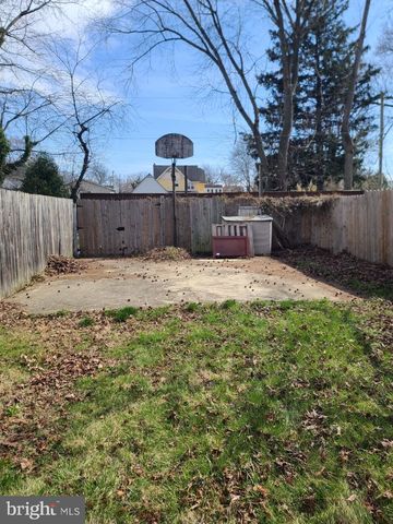 920 BEDFORD AVE, Darby, PA 19023