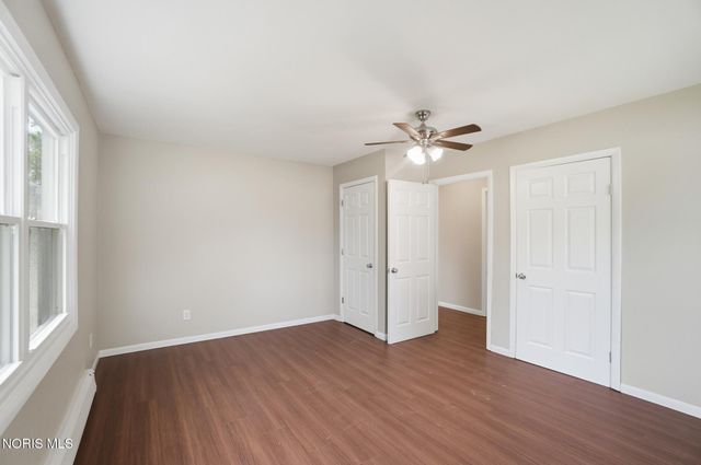 7964 Hill Avenue, Holland, OH 43528
