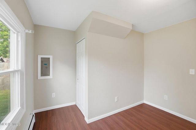 7964 Hill Avenue, Holland, OH 43528