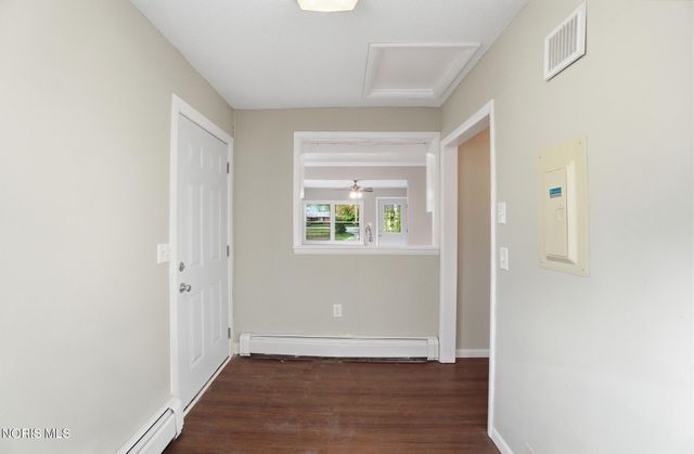 7964 Hill Avenue, Holland, OH 43528