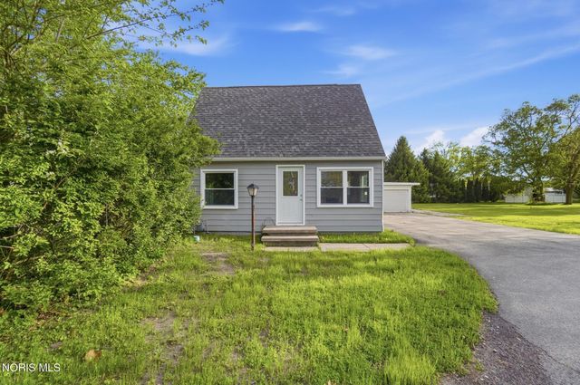 7964 Hill Avenue, Holland, OH 43528