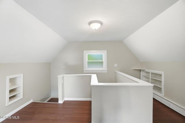 7964 Hill Avenue, Holland, OH 43528