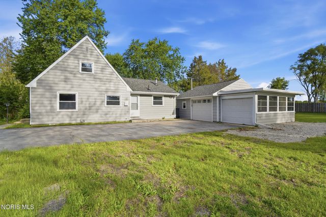 7964 Hill Avenue, Holland, OH 43528