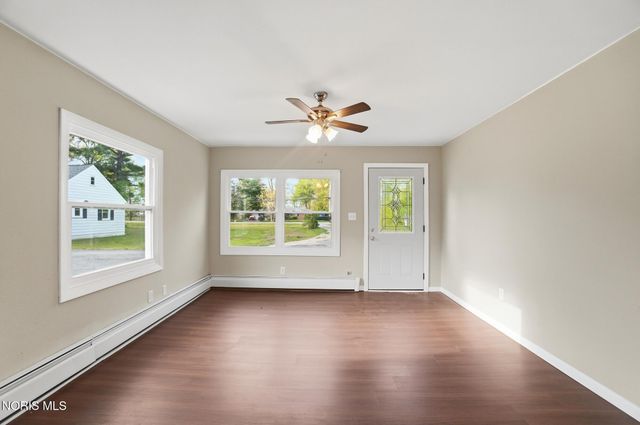 7964 Hill Avenue, Holland, OH 43528