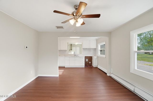 7964 Hill Avenue, Holland, OH 43528