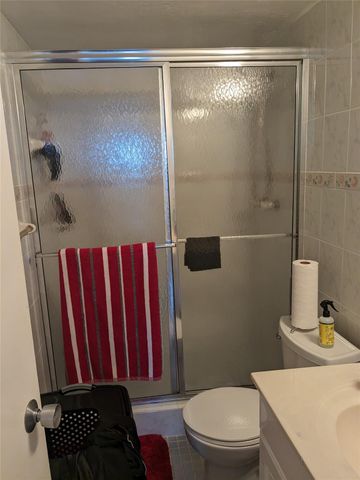 8001 N Crespi Boulevard 2c, Miami Beach, FL 33141