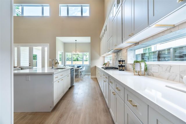 4021 Mcdermed Drive, Houston, TX 77025