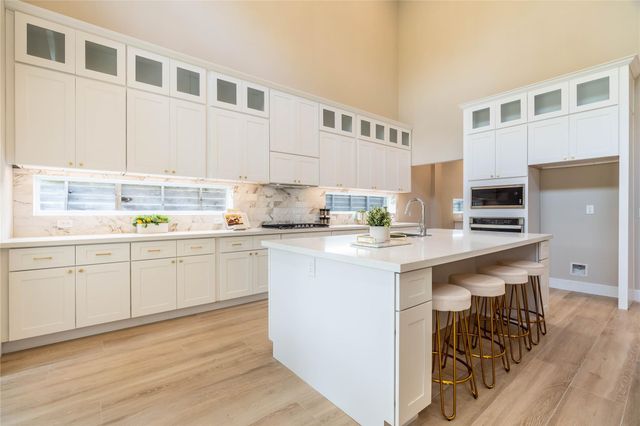 4021 Mcdermed Drive, Houston, TX 77025