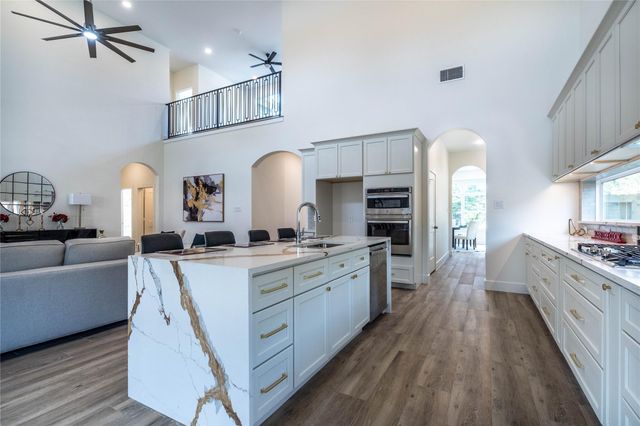 4021 Mcdermed Drive, Houston, TX 77025