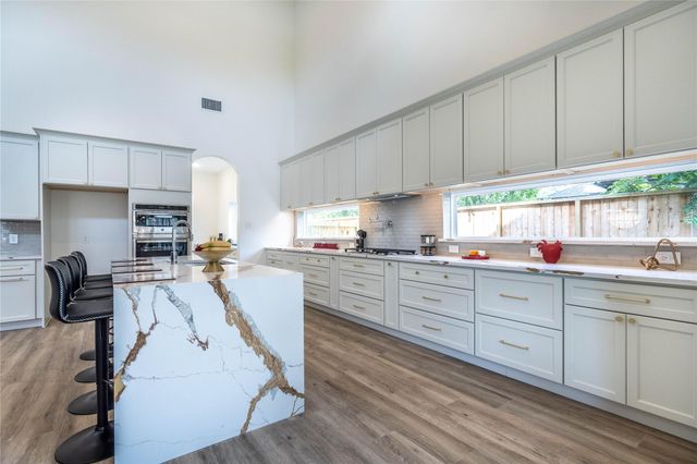 4021 Mcdermed Drive, Houston, TX 77025