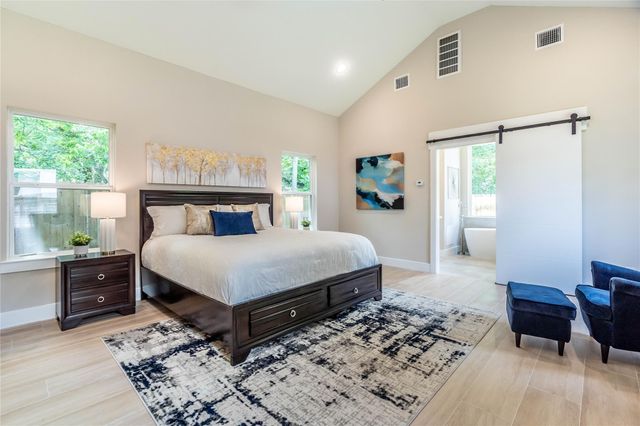 4021 Mcdermed Drive, Houston, TX 77025