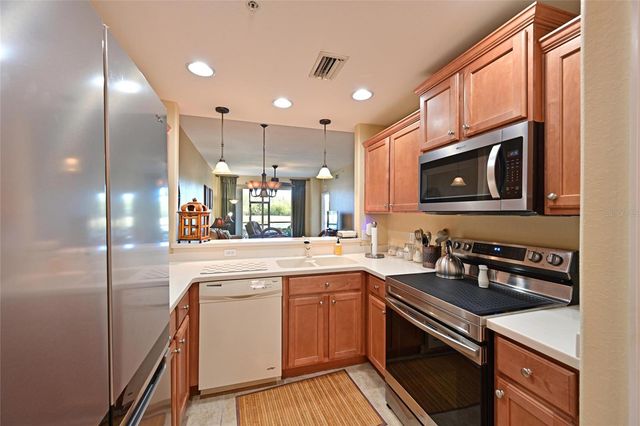 1003 FAIRWAYCOVE LANE 105, Bradenton, FL 34212